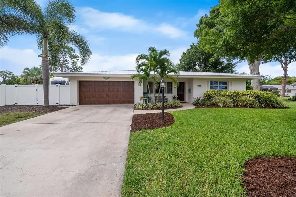 3609 17th Avenue Drive W Bradenton FL 34205
