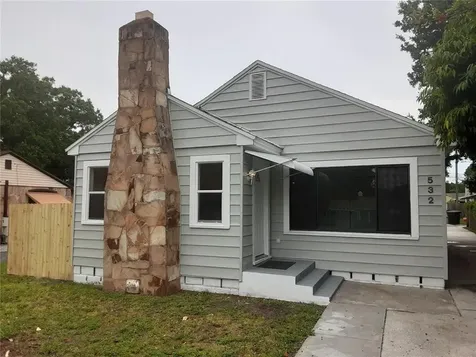 532 38th Avenue N St Petersburg FL 33704