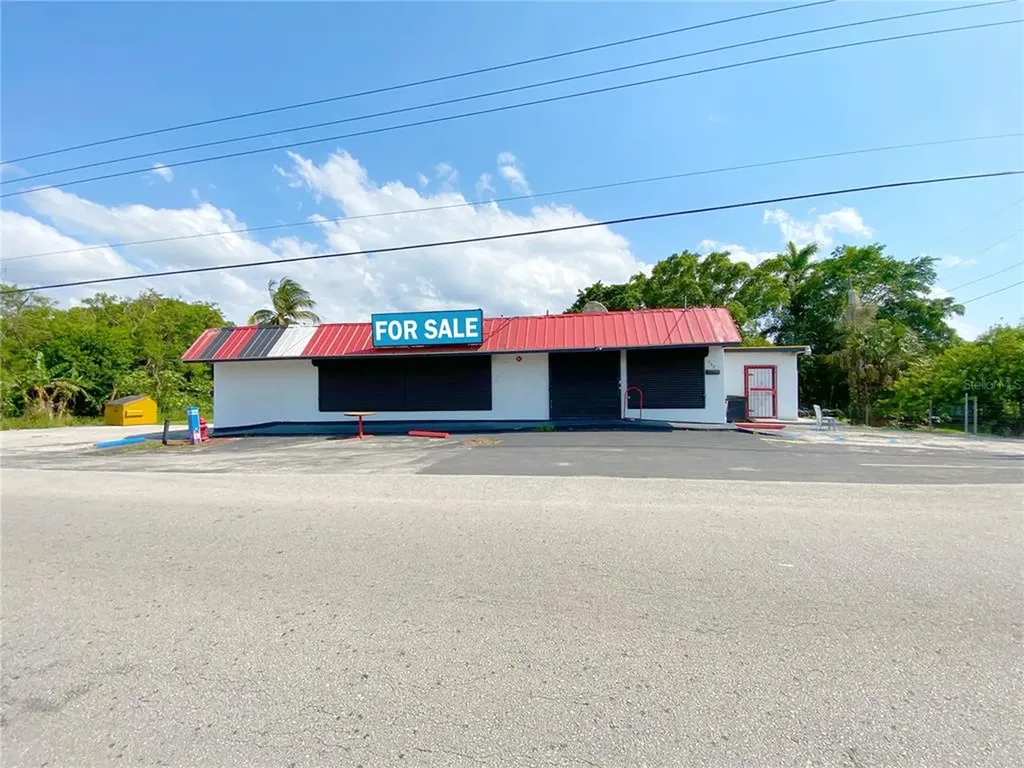 262 E 7th Street Pahokee FL 33476
