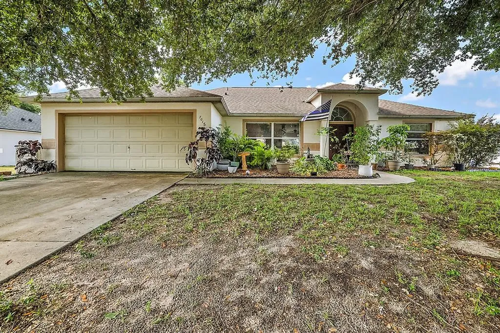7018 Songbird Lane Mascotte FL 34753