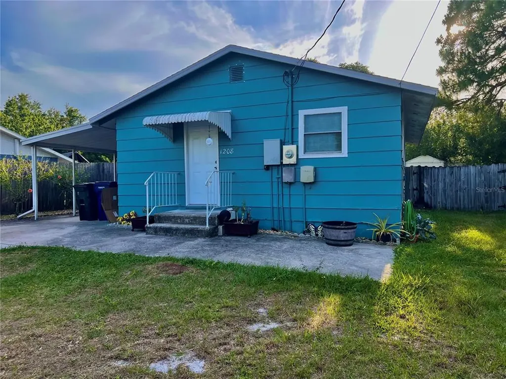 1208 40th Street W Bradenton FL 34205
