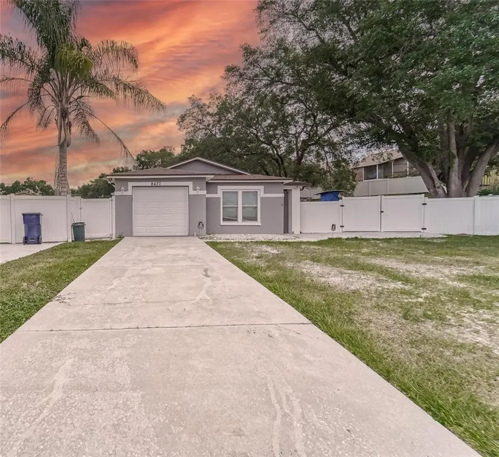 8437 N River Dune Street Tampa FL 33617