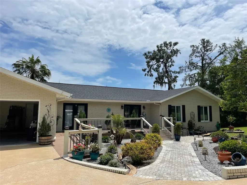 15268 SE 103rd Street Road Ocklawaha FL 32179