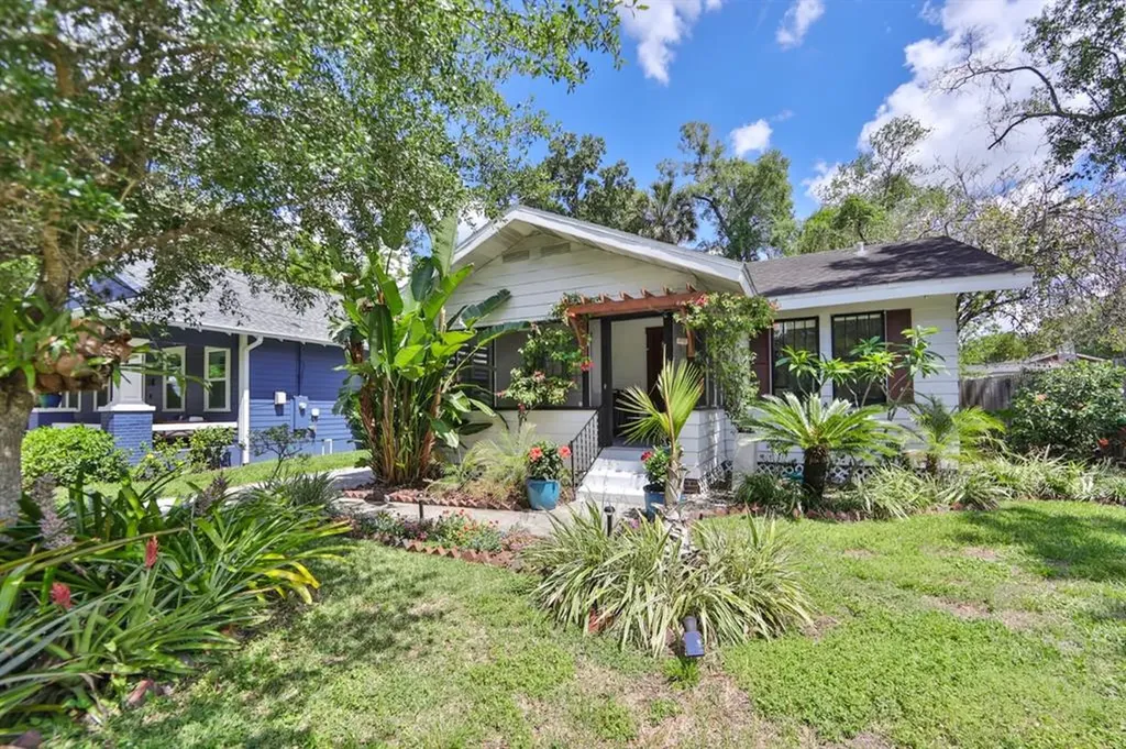903 W Henry Avenue Tampa FL 33604