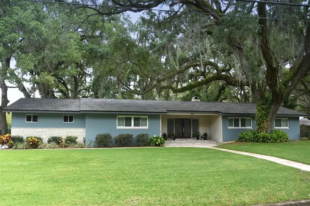 2001 S Mellonville Avenue Sanford FL 32771