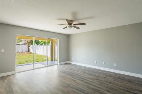 7443 Dragon Fly Loop Gibsonton FL 33534