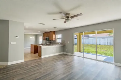 7443 Dragon Fly Loop Gibsonton FL 33534