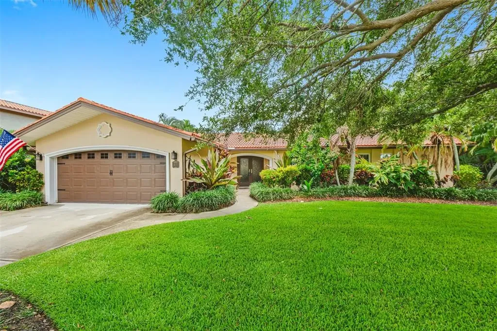 4717 Overlook Drive NE St Petersburg FL 33703