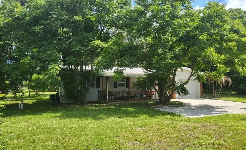 9876 Joe Ebert Road Seffner FL 33584