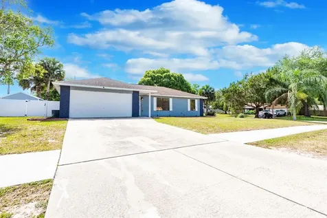 527 Stallings Avenue Deltona FL 32738
