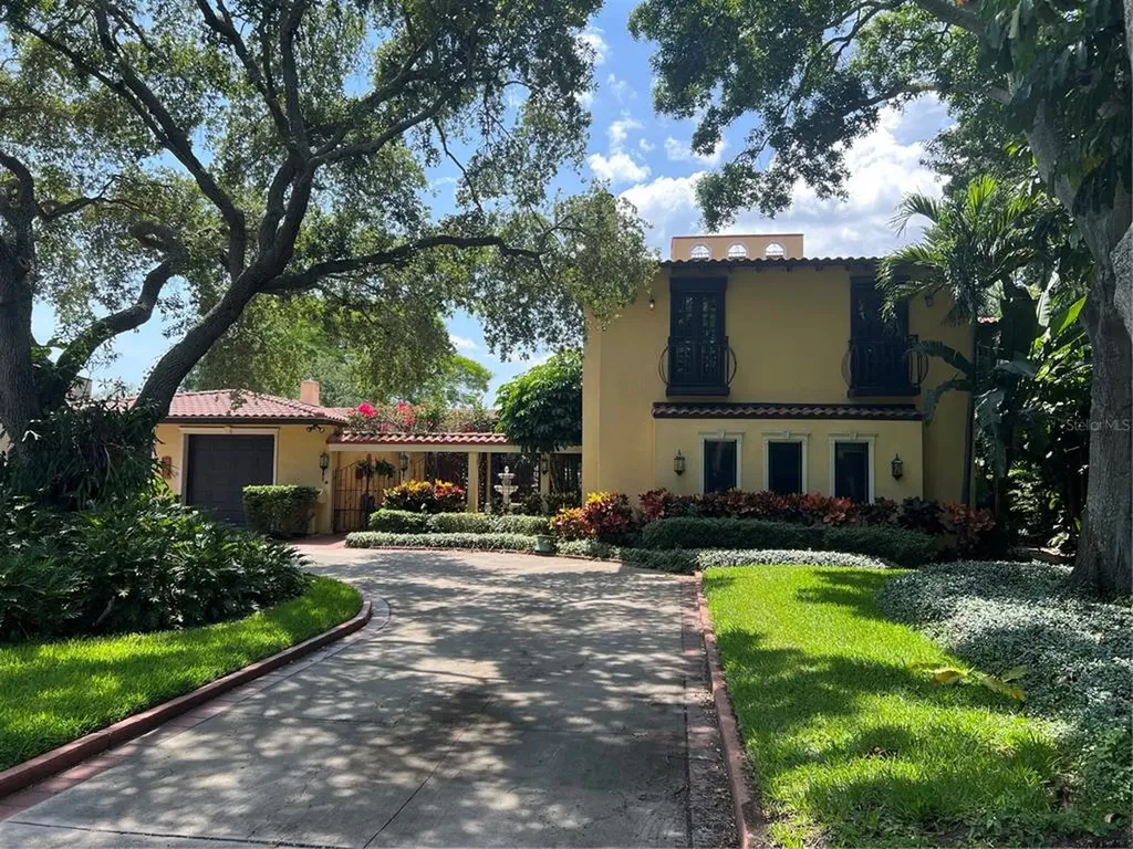 2050 Brightwaters Boulevard NE St Petersburg FL 33704