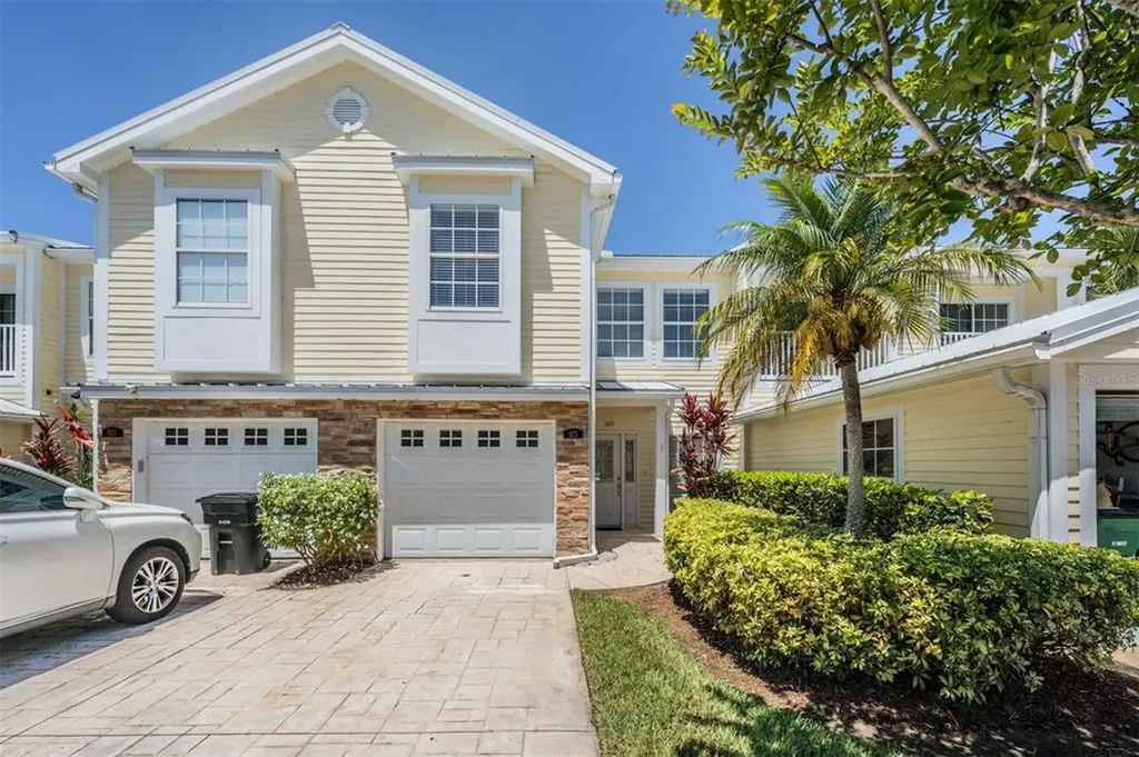 923 Woodbridge Court Safety Harbor FL 34695