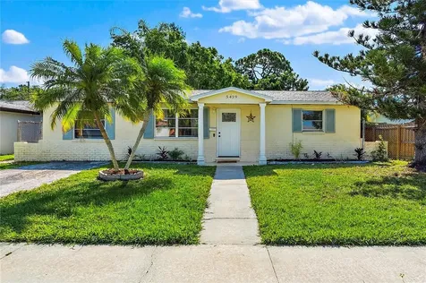 5439 Denver Street NE St Petersburg FL 33703