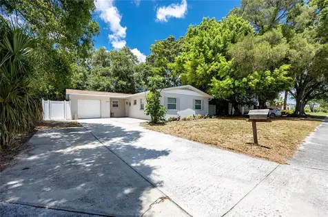 1295 77th Avenue N St Petersburg FL 33702