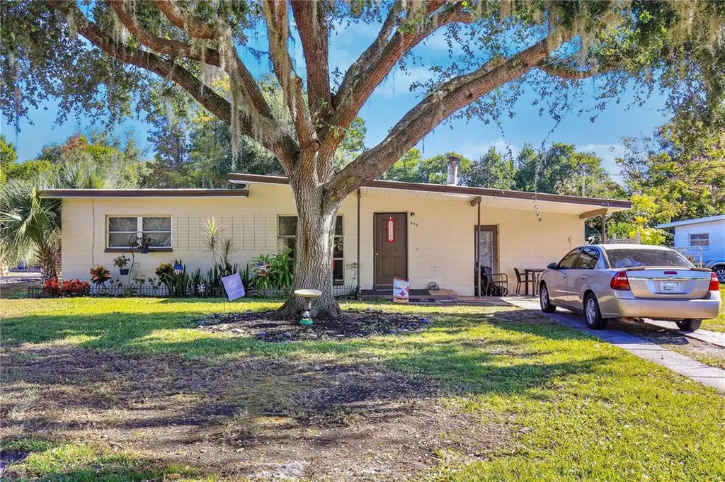 903 Edgewater Drive Eustis FL 32726