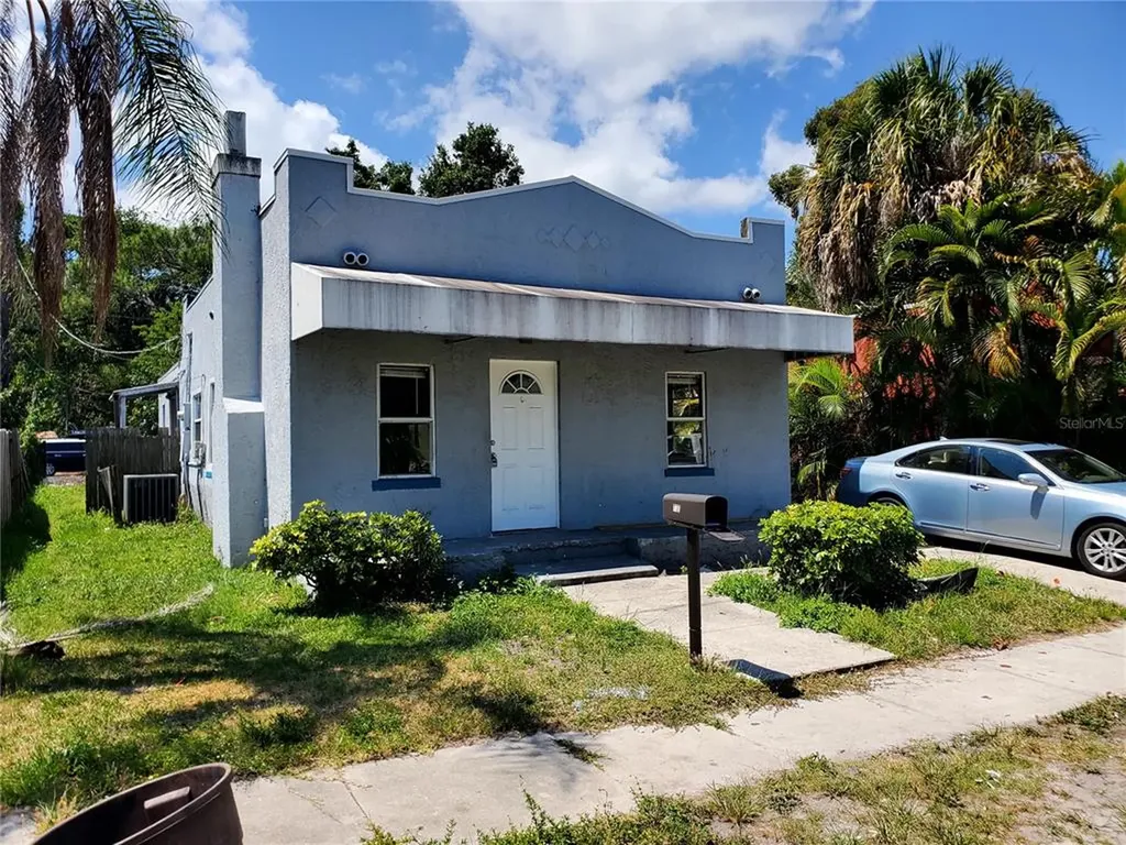735 27th Avenue W Bradenton FL 34205