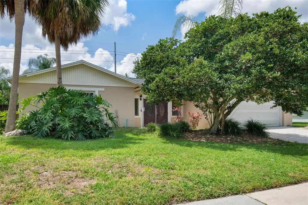 4705 Foxshire Circle Tampa FL 33624