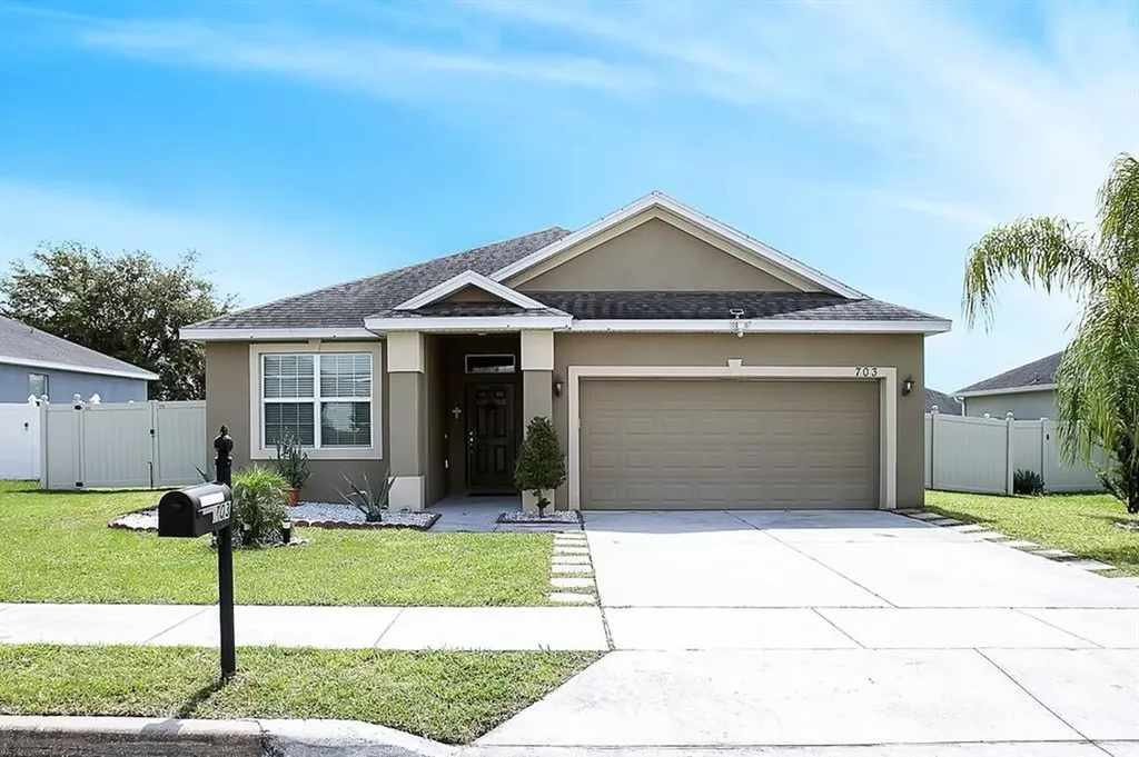 703 Highland Meadows Street Davenport FL 33837