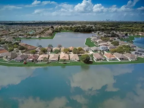 8323 Canterbury Lake Boulevard Tampa FL 33619