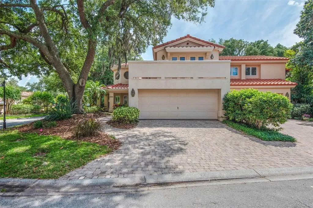 1202 Floresilla De Avila Tampa FL 33613