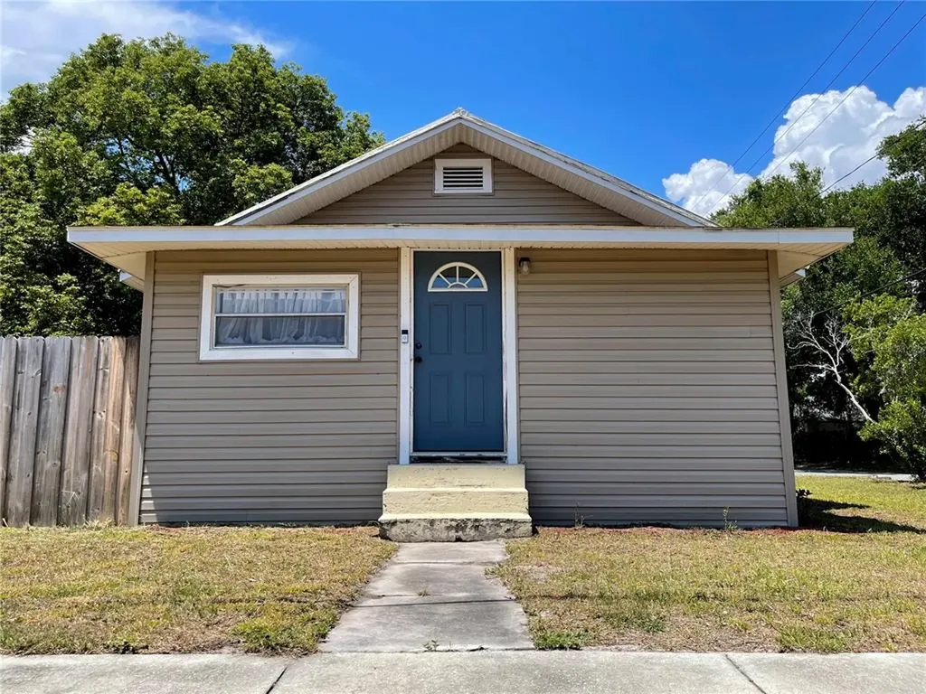 213 E Lake Street Kissimmee FL 34744