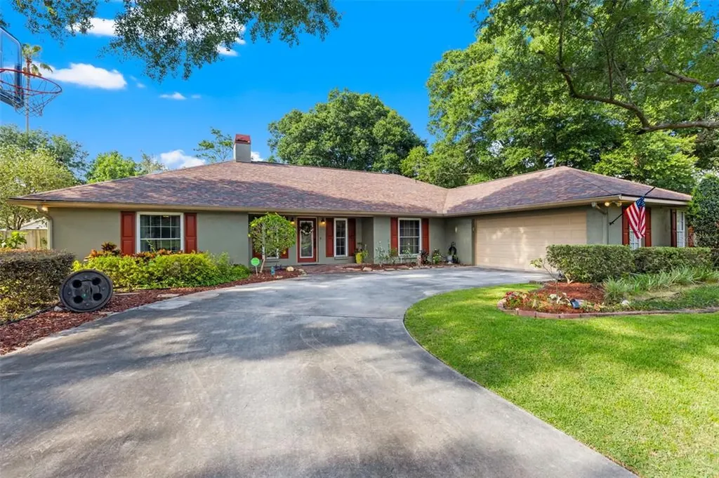 2712 Mock Orange Court Valrico FL 33594