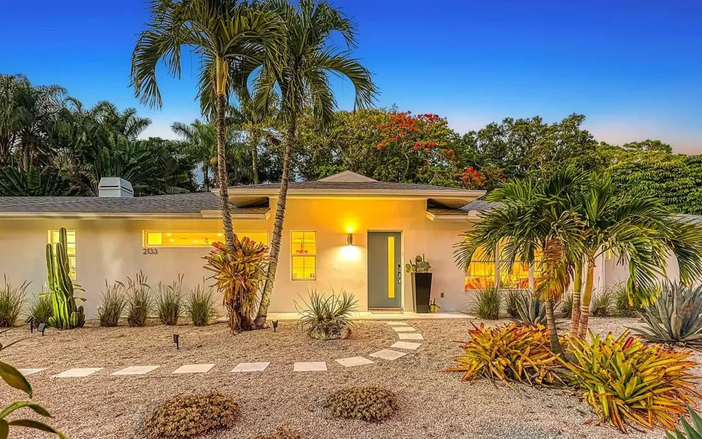2133 Oriole Drive Sarasota FL 34239