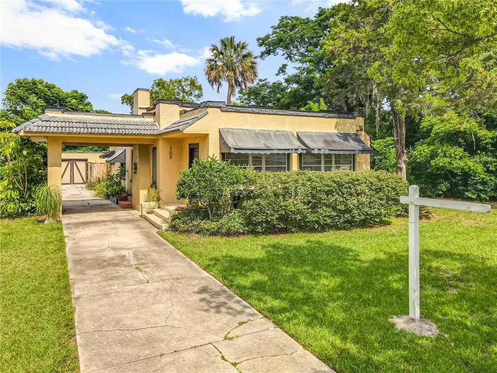 709 N Kentucky Avenue Umatilla FL 32784