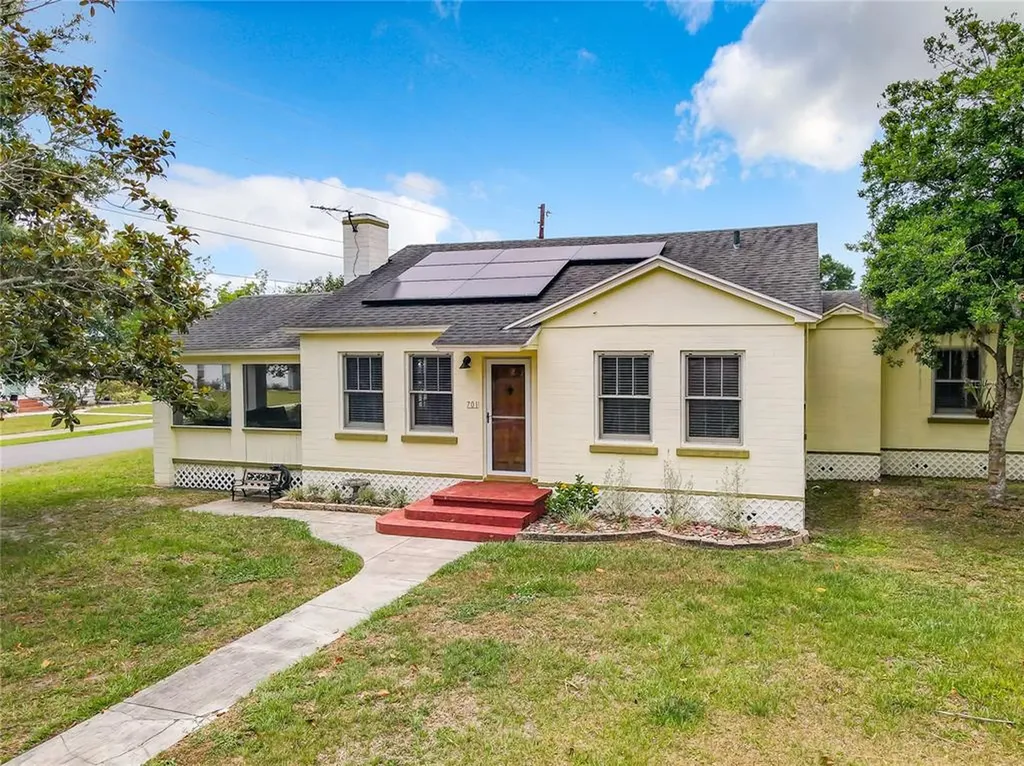 701 N Kentucky Avenue Umatilla FL 32784