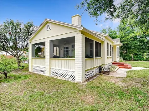 701 N Kentucky Avenue Umatilla FL 32784