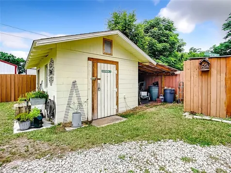 701 N Kentucky Avenue Umatilla FL 32784