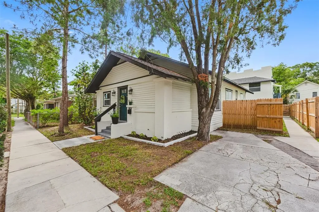 625 Kirkwood Terrace N St Petersburg FL 33701