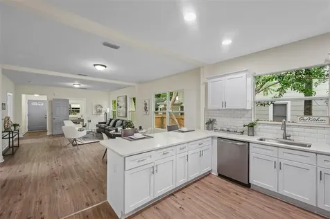 625 Kirkwood Terrace N St Petersburg FL 33701