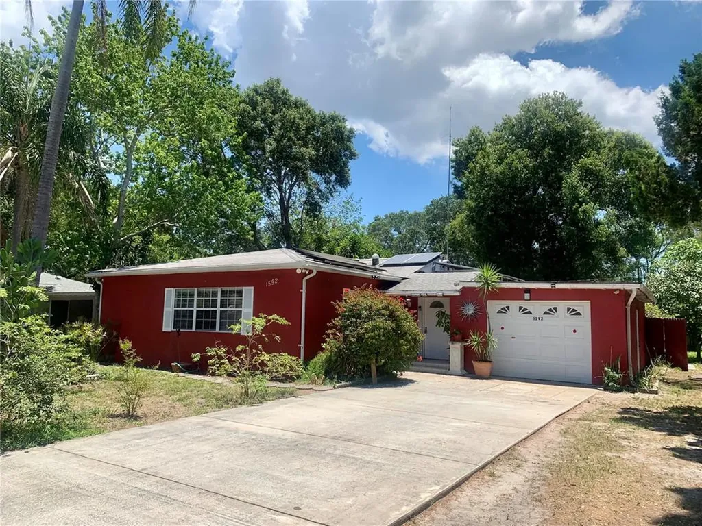 1592 Canterbury Road N St Petersburg FL 33710