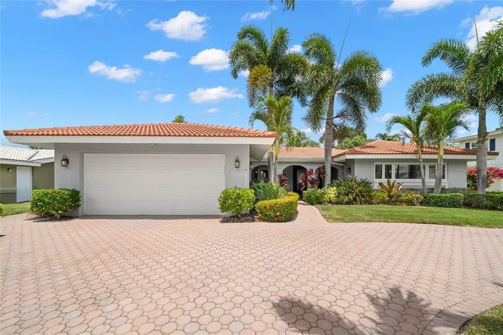 1052 Eden Isle Drive NE St Petersburg FL 33704