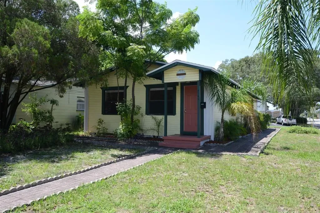 5762 2nd Avenue N St Petersburg FL 33710