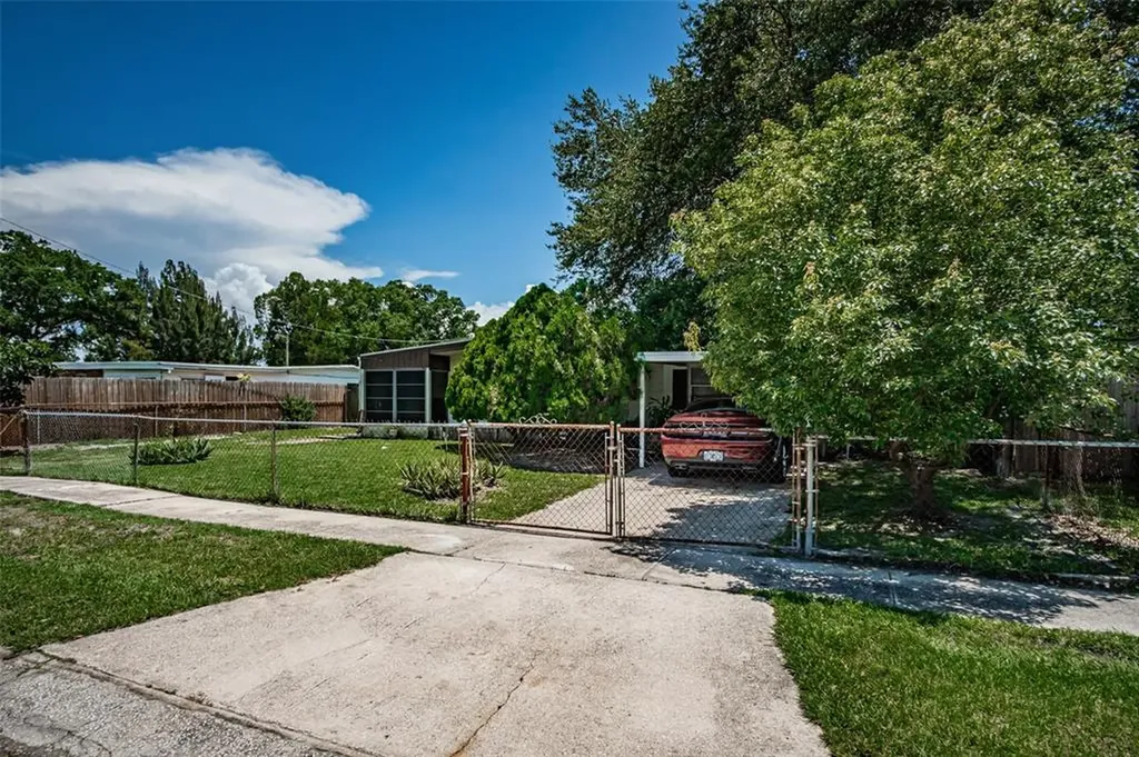2009 Clarice Circle Tampa FL 33619