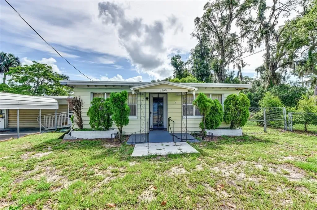 309 N Blue Lake Avenue Deland FL 32724