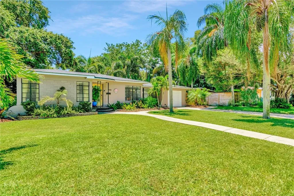 1900 25th Avenue N St Petersburg FL 33713