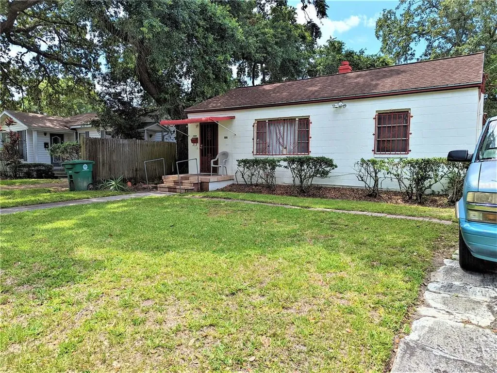 818 W Plymouth Street Tampa FL 33603