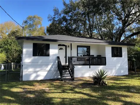 2208 Lake Drive NW Winter Haven FL 33881