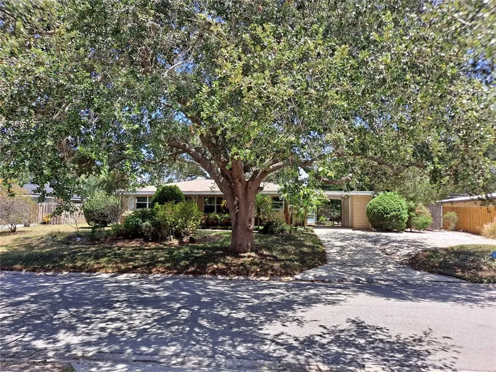 2731 Valencia Drive Sarasota FL 34239