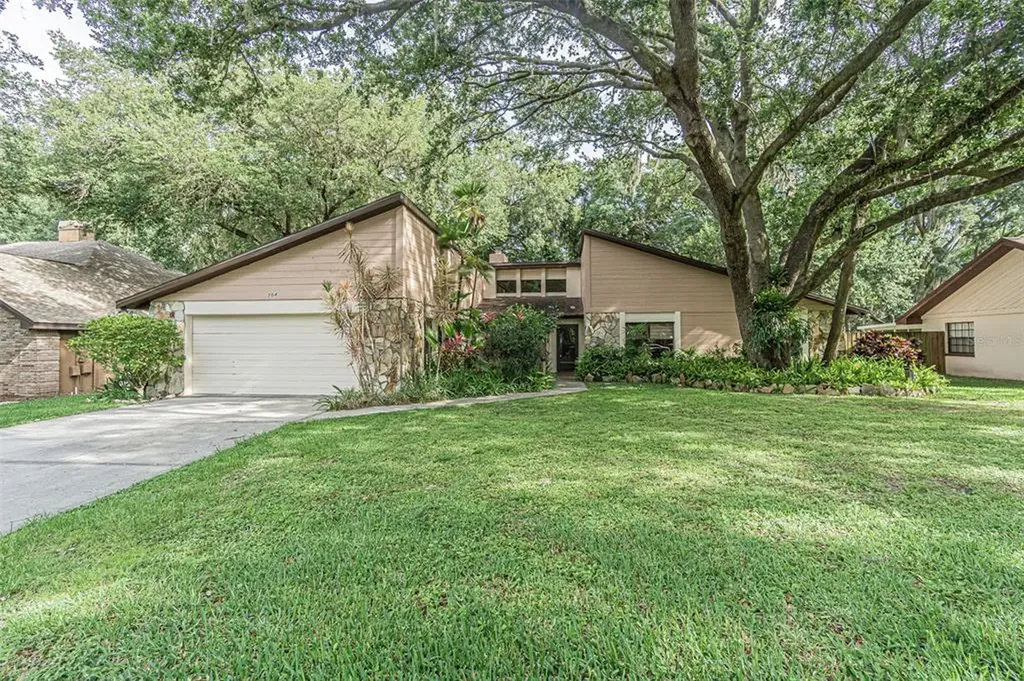 704 Hidden Lake Drive Brandon FL 33511