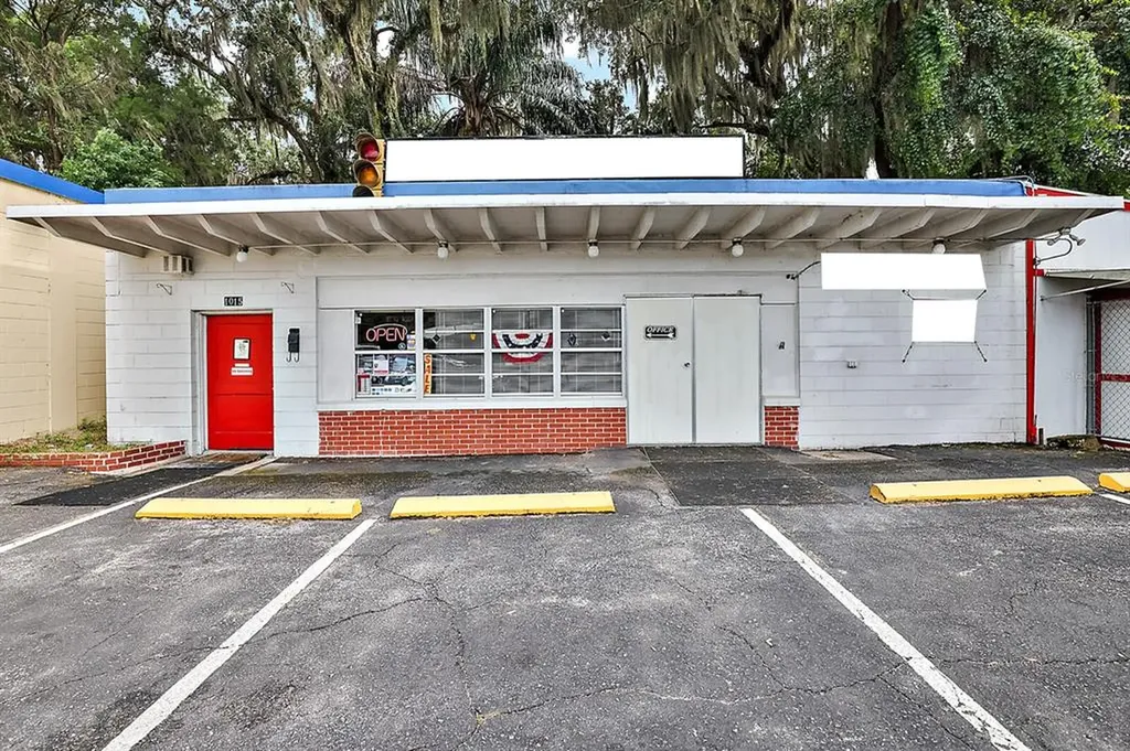 1015 W Dixie Avenue Leesburg FL 34748