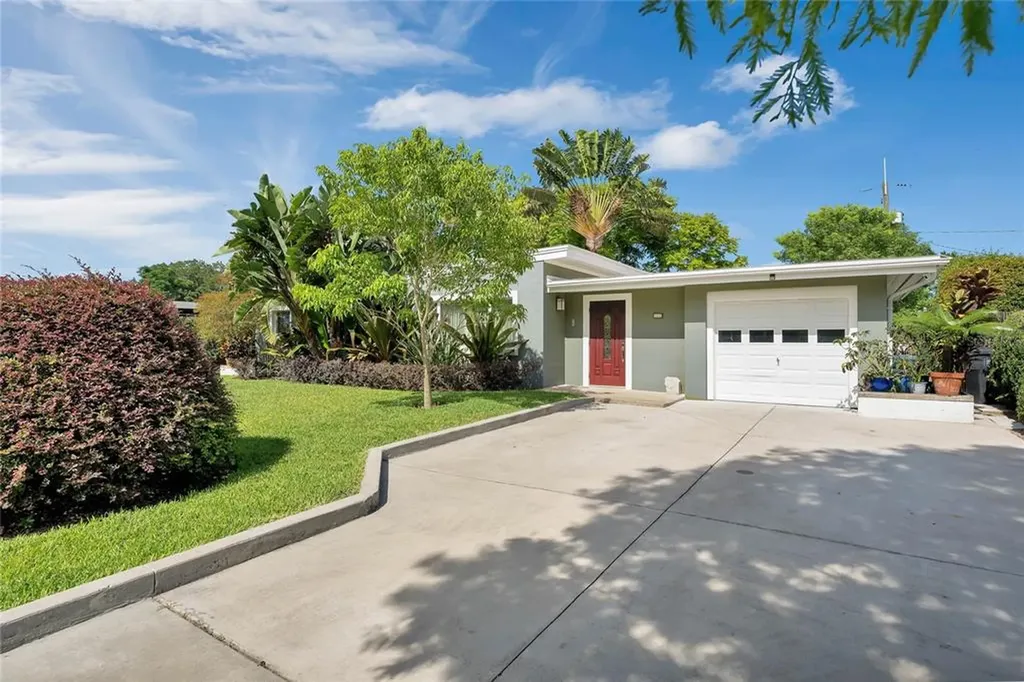 161 Mercado Avenue Orlando FL 32807