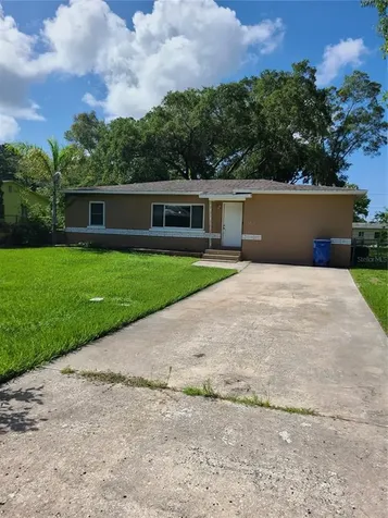 2238 Lamparilla Way S St Petersburg FL 33712