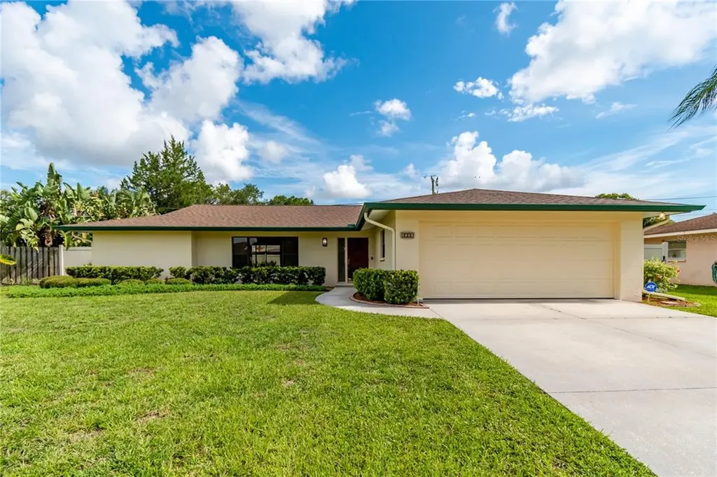 3720 Pin Oaks Street Sarasota FL 34232