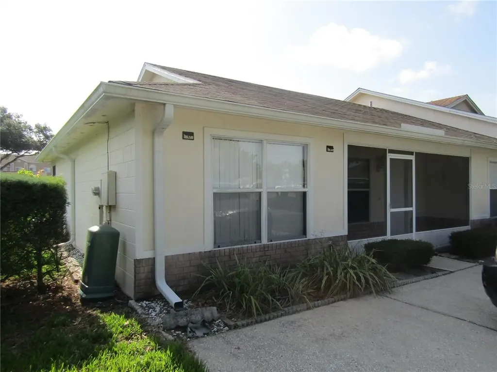 1718 Tudor Lane Tavares FL 32778
