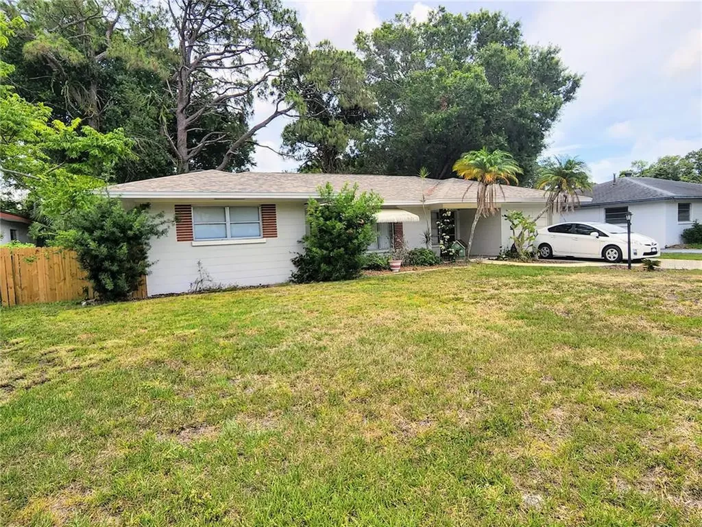 1313 27th Street W Bradenton FL 34205