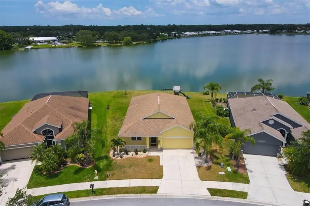 5422 Lakehurst Court Palmetto FL 34221